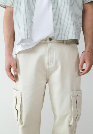 Брюки с накладными карманами