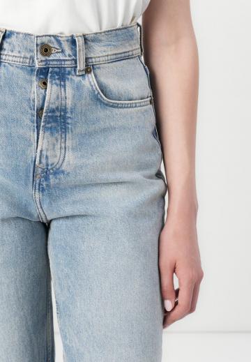 Короткие джинсы