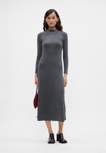 Вязаное платье