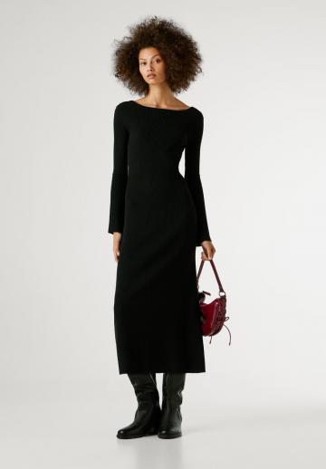 Вязаное платье