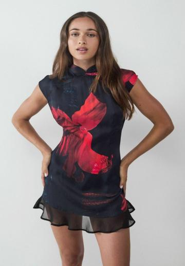 Короткое платье