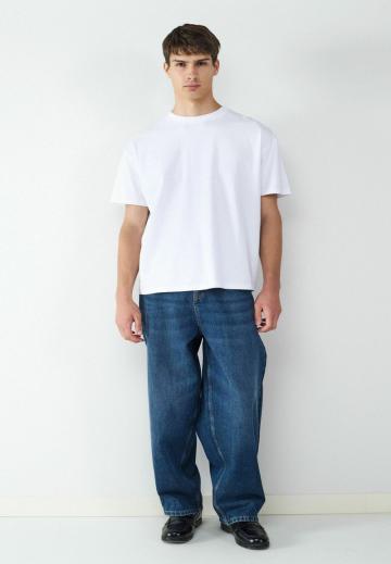 Прямые джинсы