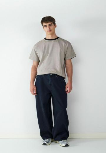 Прямые джинсы