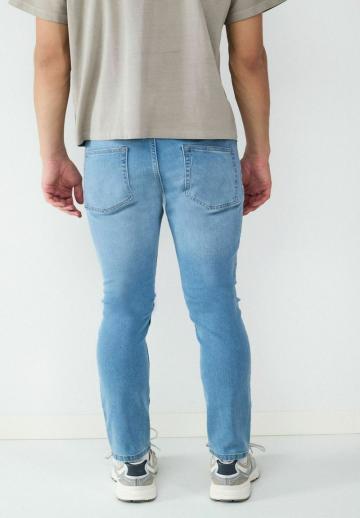 Узкие джинсы