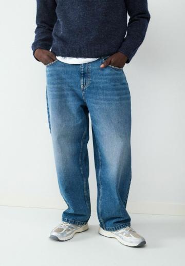 Прямые джинсы