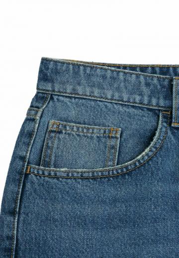 Прямые джинсы