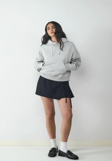 Пуловер с капюшоном