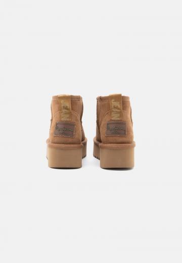 Полусапожки на платформе