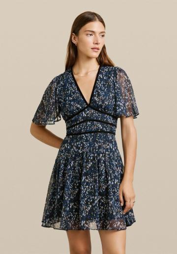 Короткое платье