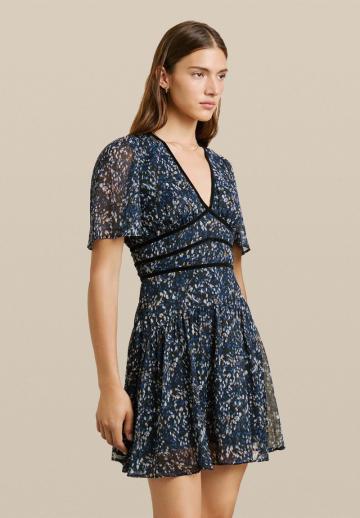 Короткое платье