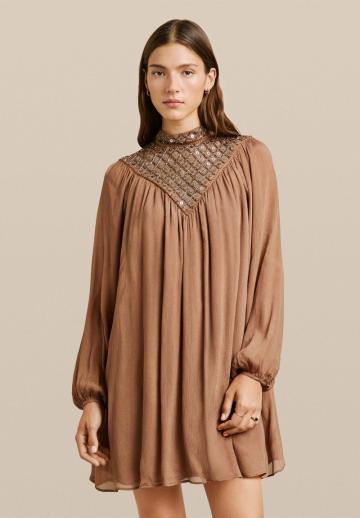 Короткое платье