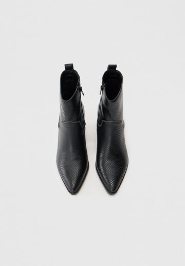 Ковбойские сапожки