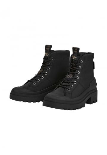 Ботинки на шнуровке