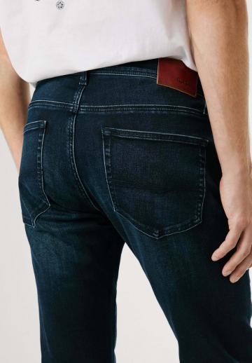 Узкие джинсы
