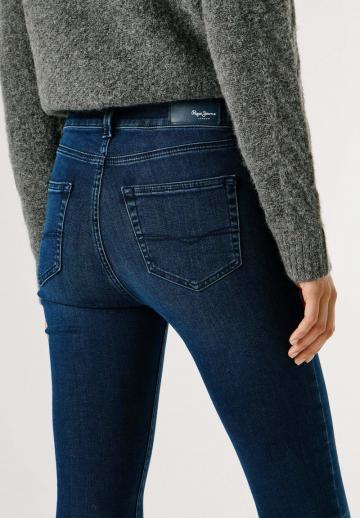 Узкие джинсы