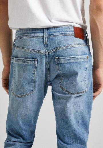 Прямые джинсы