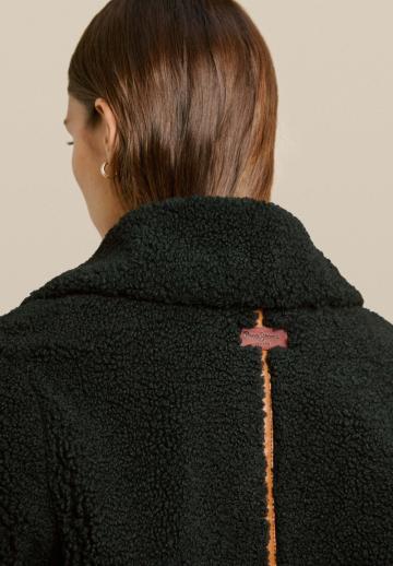 Короткое пальто