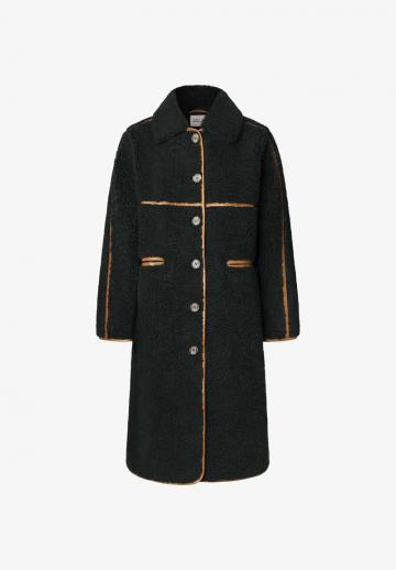 Короткое пальто