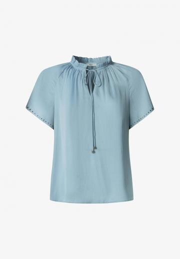 Атласная блузка