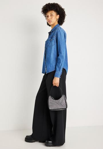 Джинсовая блузка