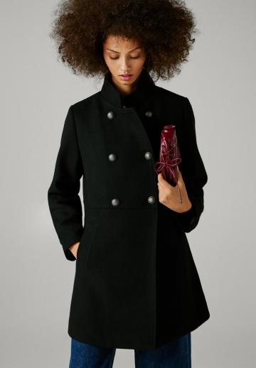 Короткое пальто