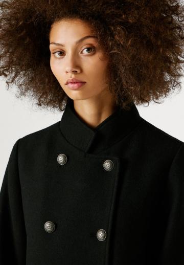 Короткое пальто