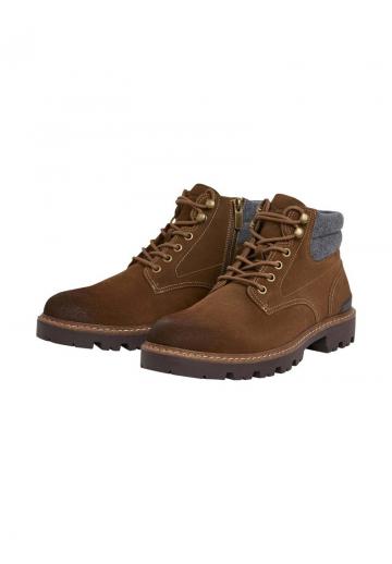 Ботинки на шнуровке