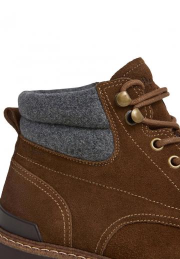 Ботинки на шнуровке