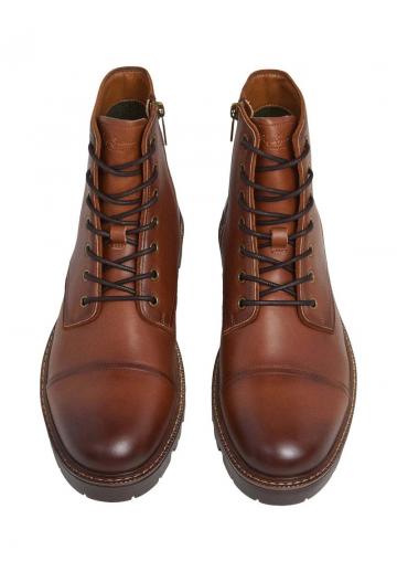 Ботинки на шнуровке