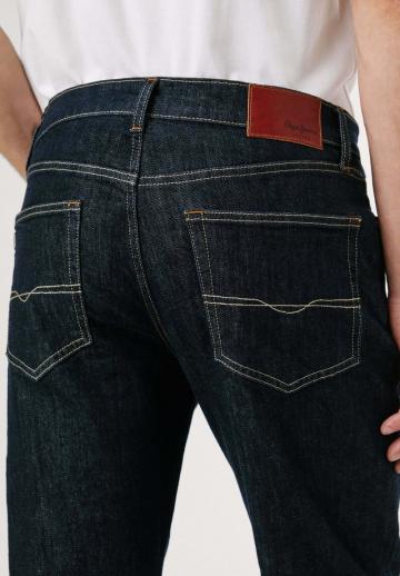 Узкие джинсы