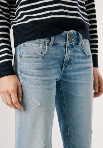 Прямые джинсы