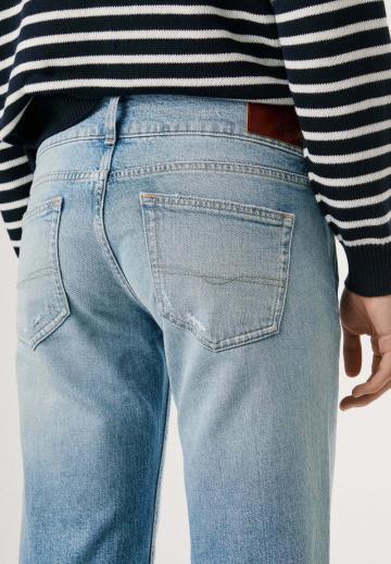 Прямые джинсы