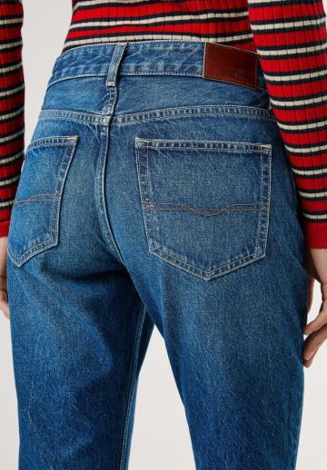 Прямые джинсы