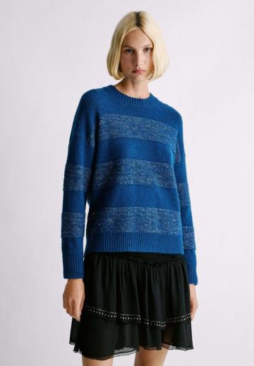 Пуловер в полоску