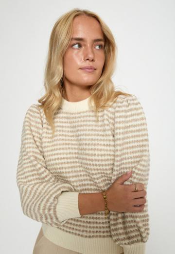 Пуловер с рукавом три четверти