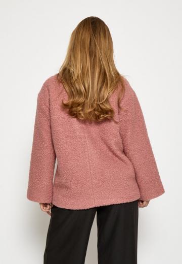 Короткое пальто