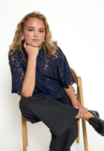 Кружевная блузка