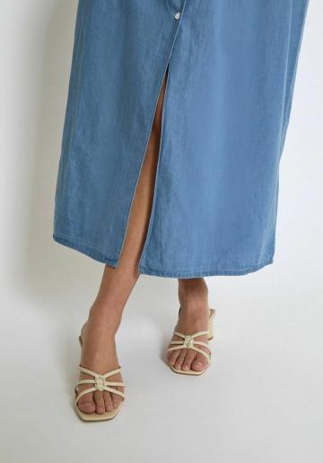 Джинсовое платье