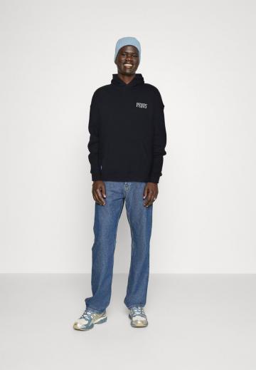 Пуловер с капюшоном