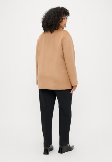 Короткое пальто