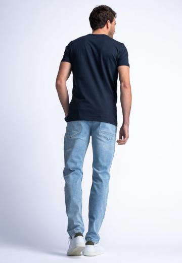 Узкие джинсы