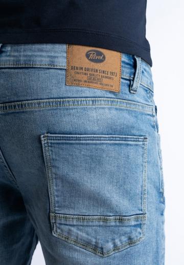 Узкие джинсы