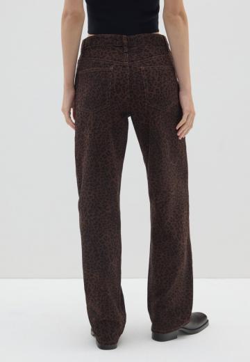 Прямые джинсы