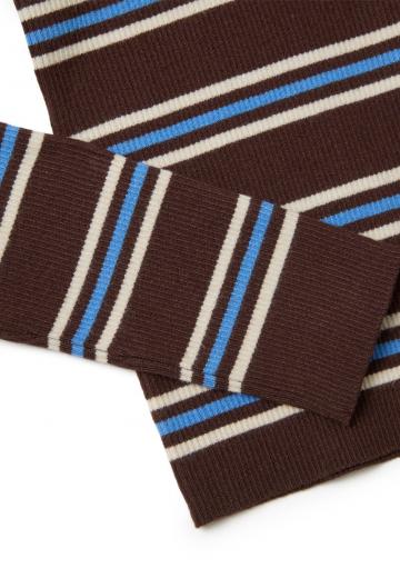 Пуловер в полоску