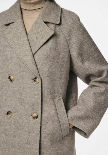 Короткое пальто