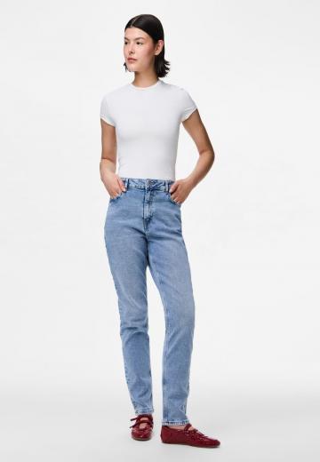 Узкие джинсы