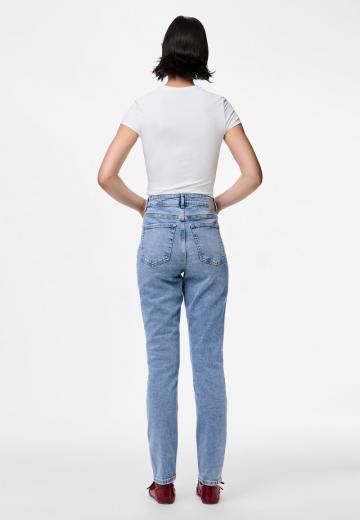 Узкие джинсы