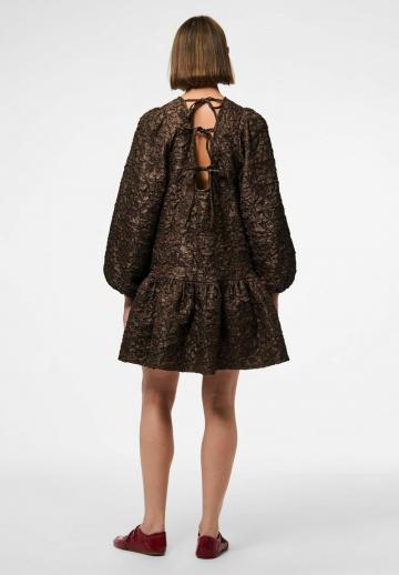 Короткое платье