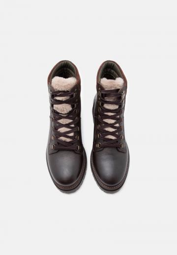 Ботинки на шнуровке