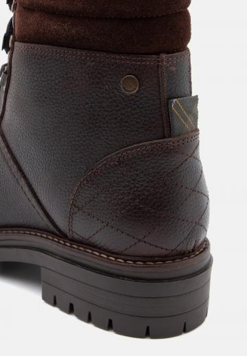 Ботинки на шнуровке